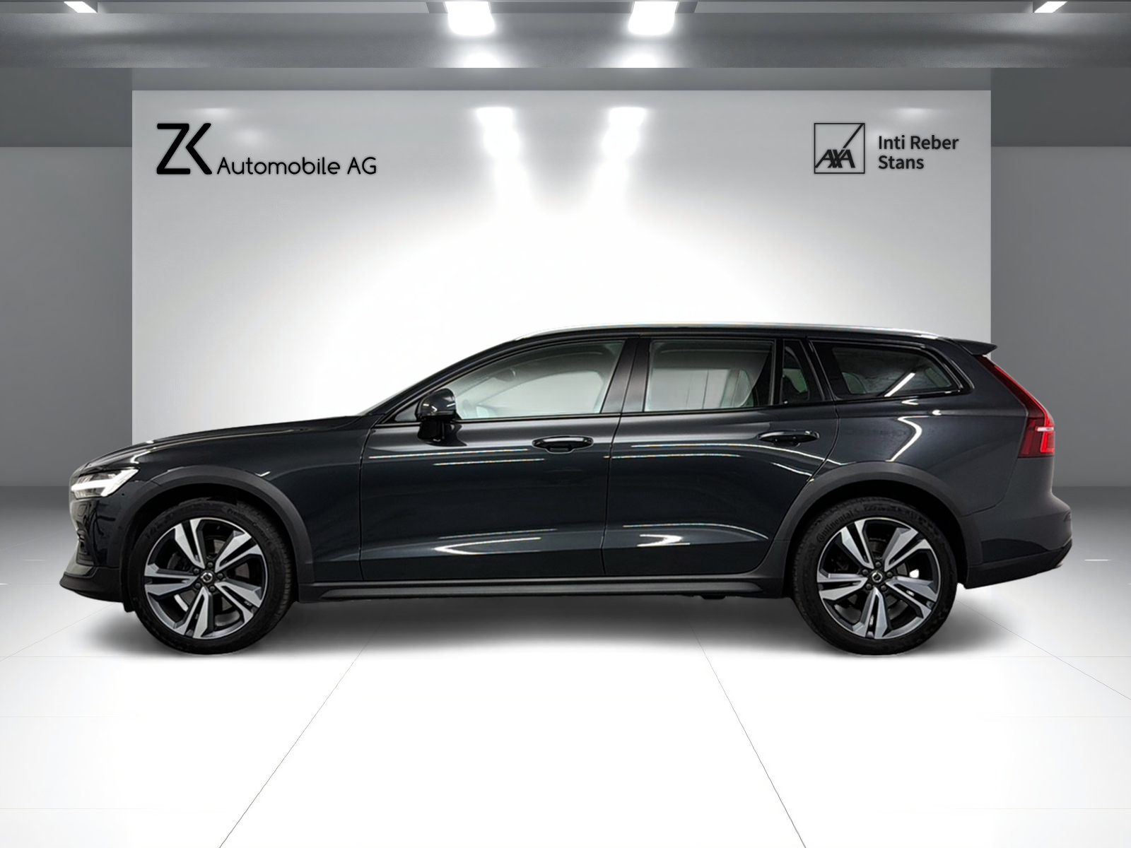 VOLVO V60 Cross Country D4 190PS SAVILE GREY AWD Geartronic / Panoramadach / Head-Up-Display / Leder / RF-Kamera / AHK /-image-2