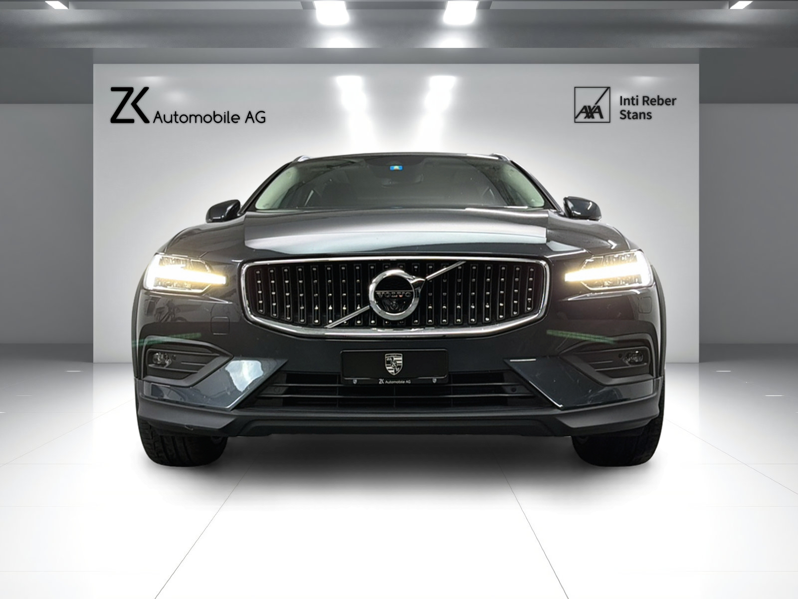 VOLVO V60 Cross Country D4 190PS SAVILE GREY AWD Geartronic / Panoramadach / Head-Up-Display / Leder / RF-Kamera / AHK /-image-3