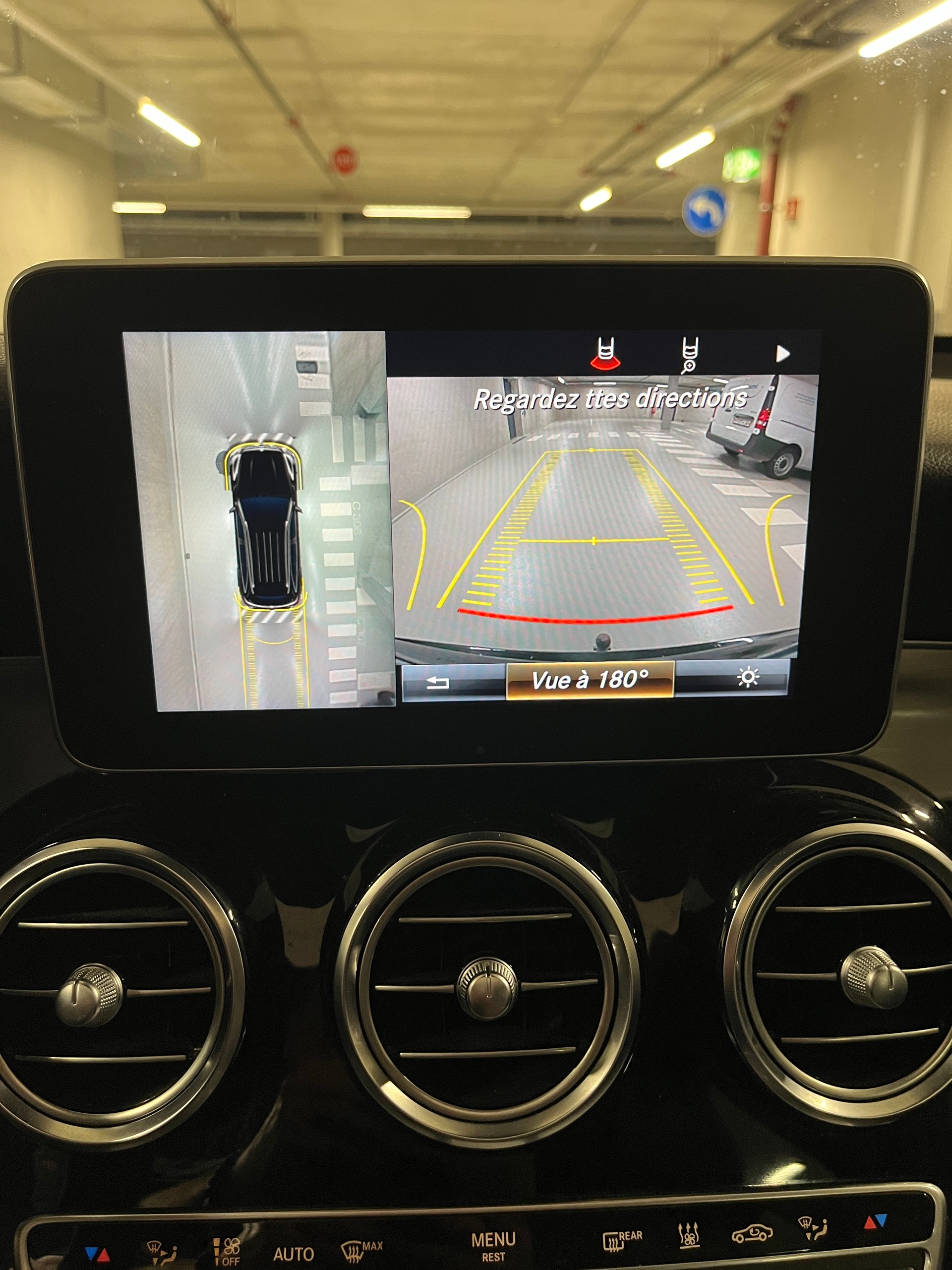 MERCEDES-BENZ GLC 350 e AMG Line 4Matic 7G-Tronic-image-26