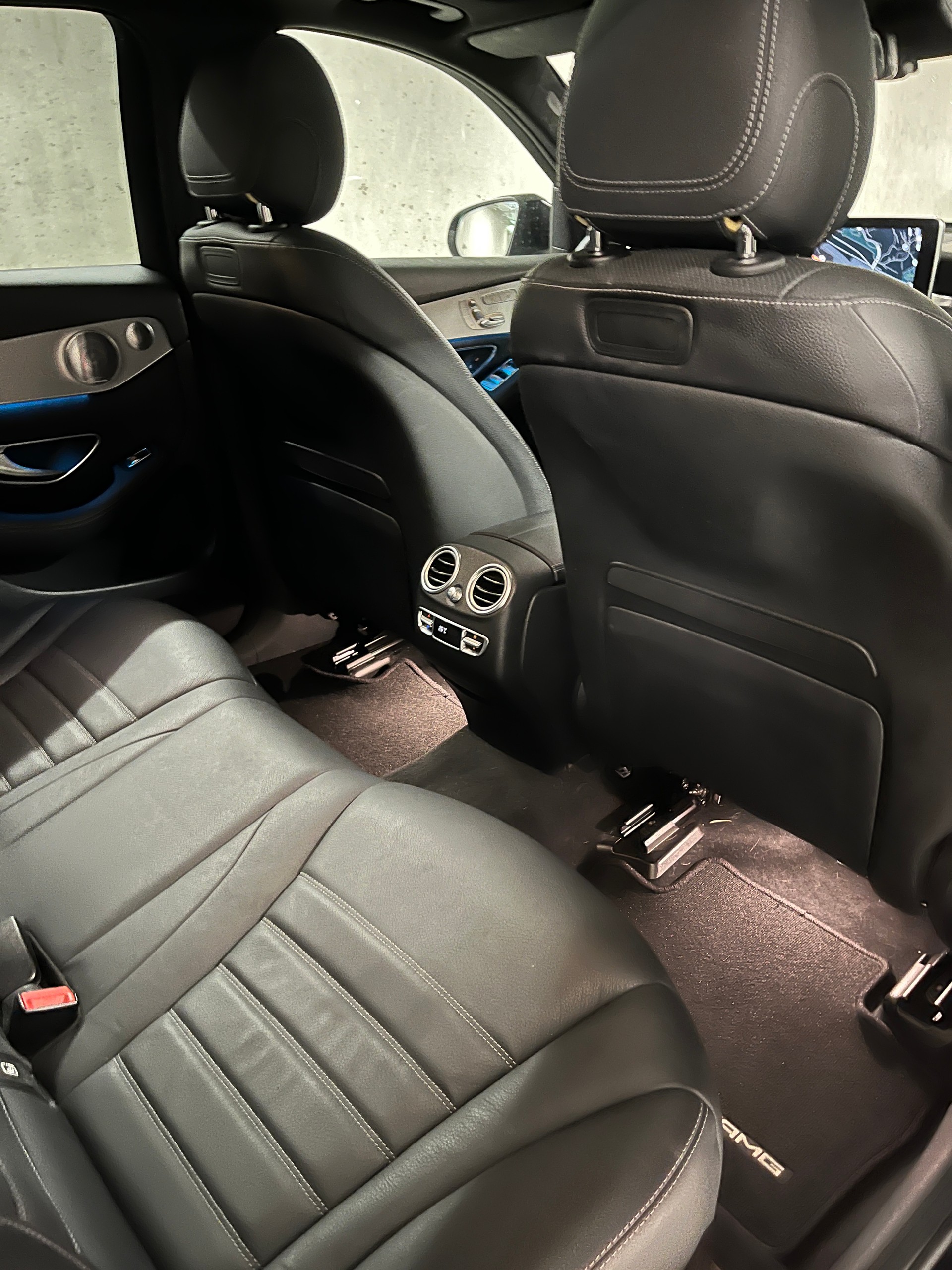 MERCEDES-BENZ GLC 350 e AMG Line 4Matic 7G-Tronic-image-25
