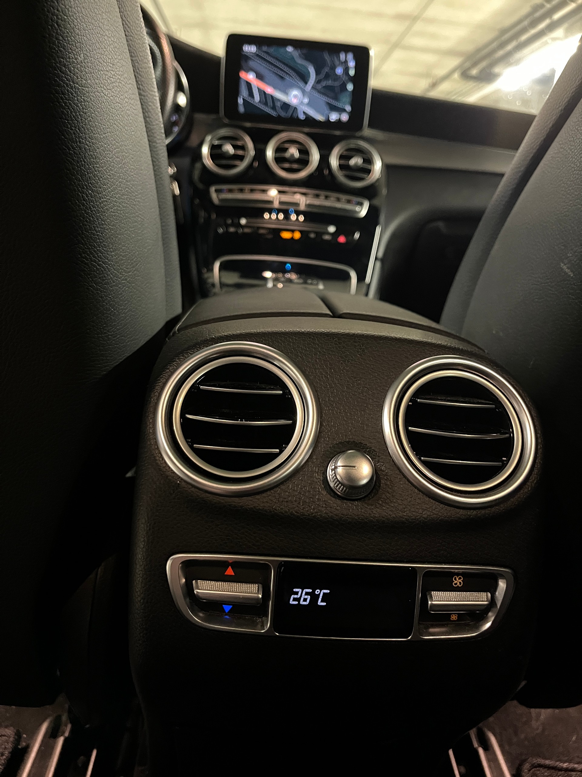 MERCEDES-BENZ GLC 350 e AMG Line 4Matic 7G-Tronic-image-20