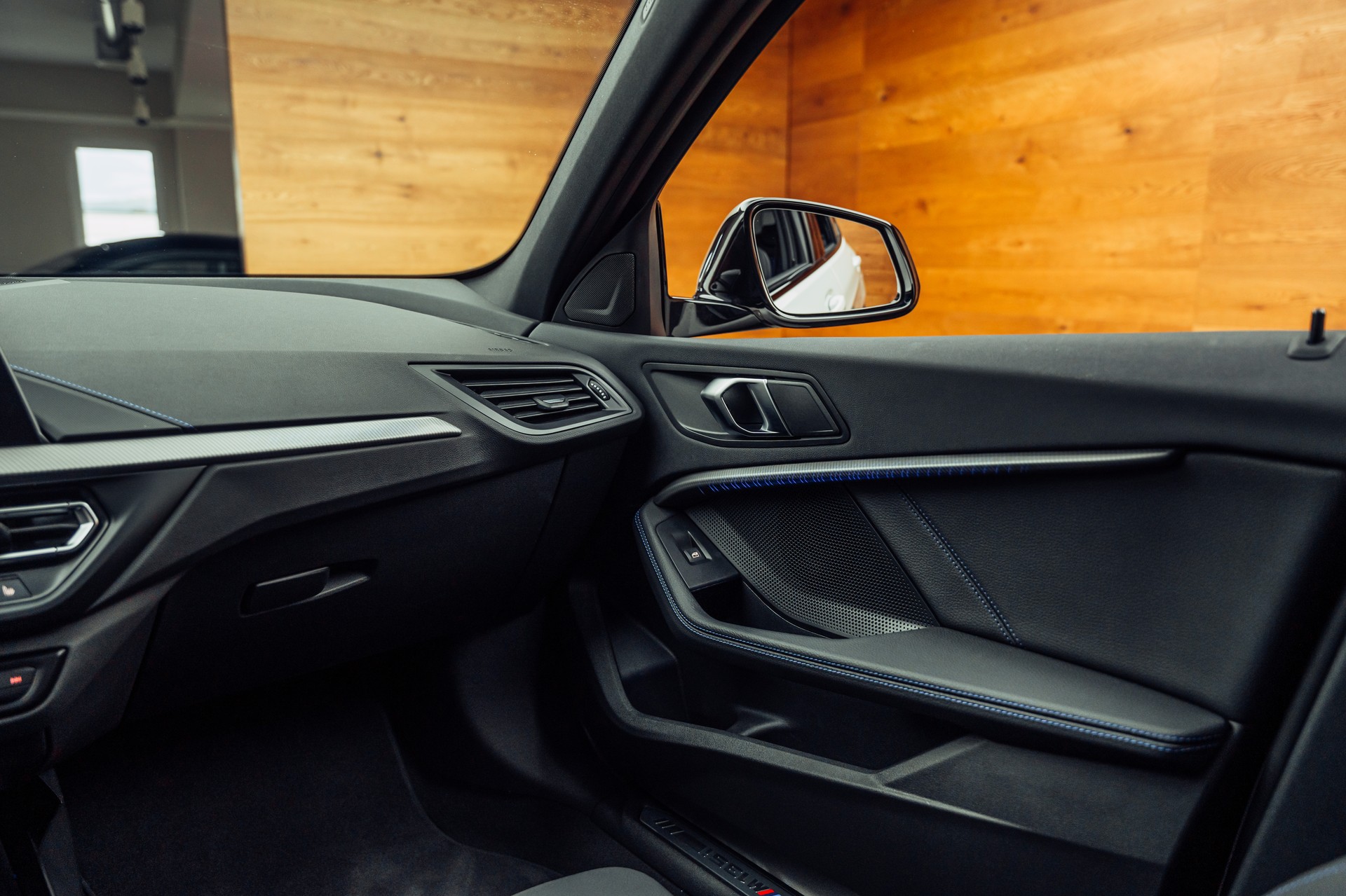 BMW M135i xDrive Steptronic-image-10