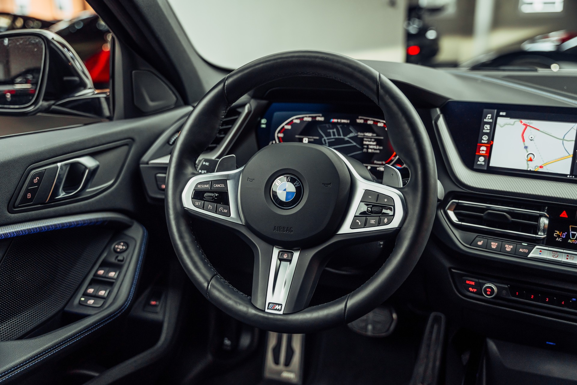 BMW M135i xDrive Steptronic-image-15