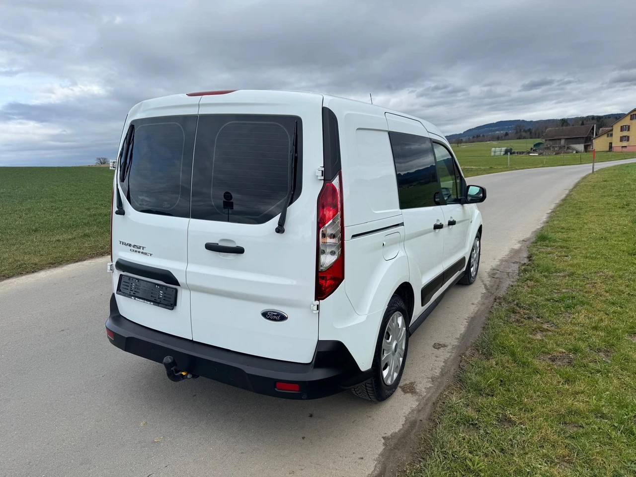 FORD Transit Connect Van T200 1.5 Eco Blue Trend Automat mit Anhängerkupplung-image-3