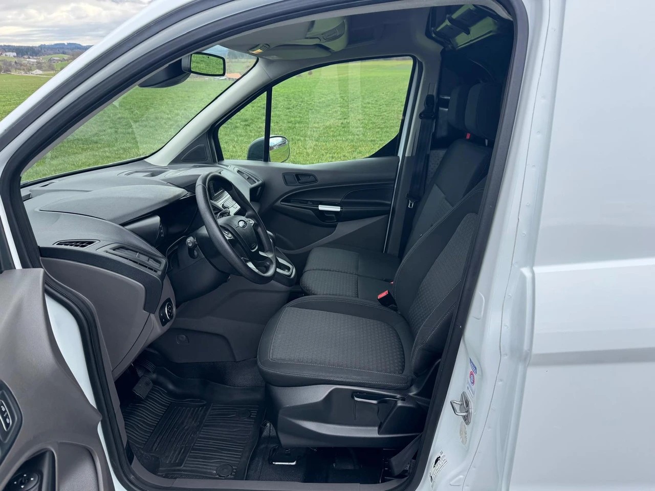 FORD Transit Connect Van T200 1.5 Eco Blue Trend Automat mit Anhängerkupplung-image-7