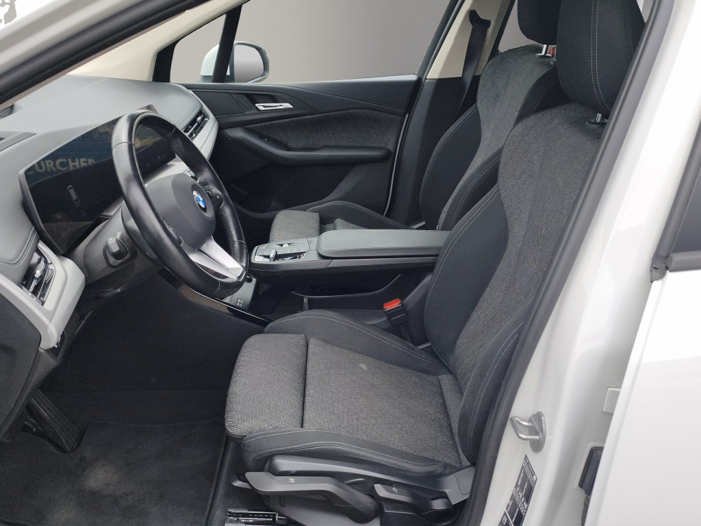 BMW 223d xDrive Active Tourer-image-2