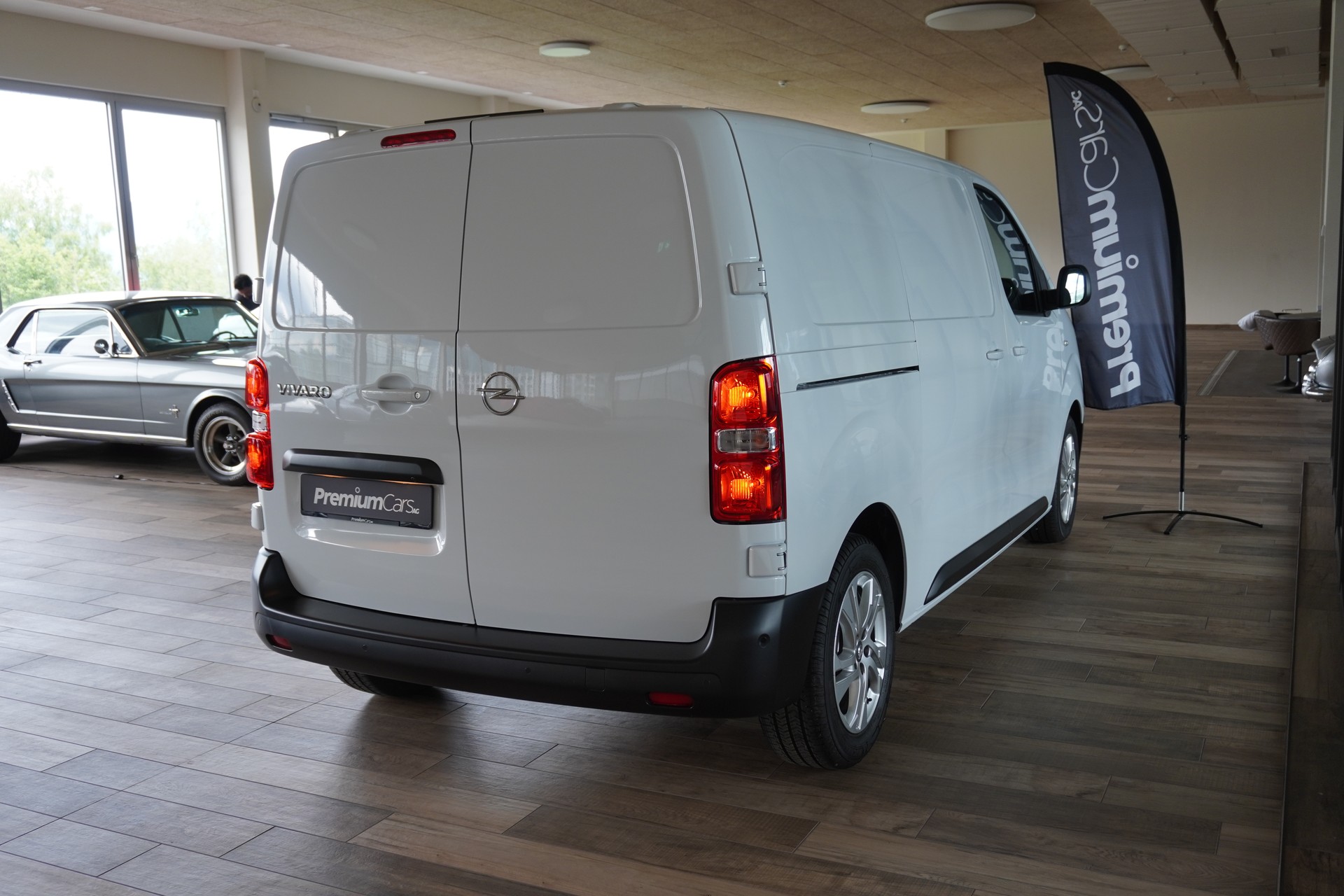 OPEL Vivaro Cargo 2.0 D s/s M-showroom-element-3
