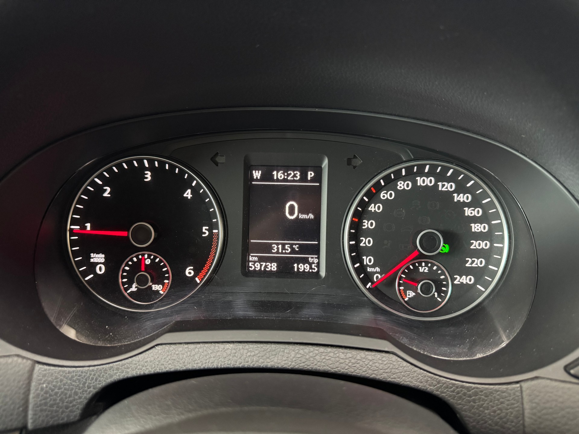 VW Sharan 2.0 TDI BMT Comfortline DSG-image-12