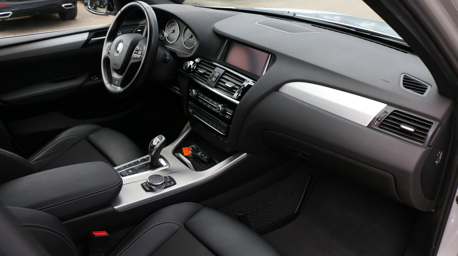 BMW X3 xDrive 28i M Sport-image-25
