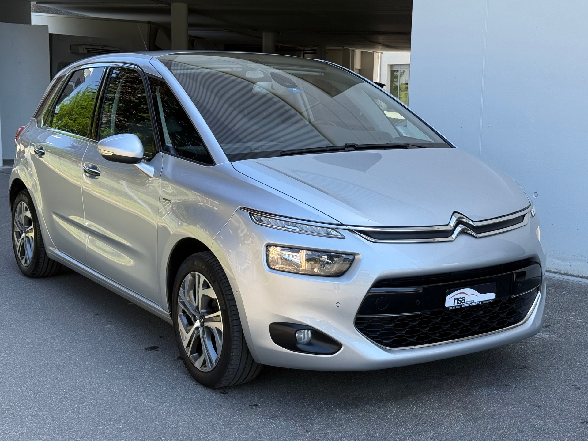 CITROEN C4 Picasso 1.6 e-HDi Exclusive ETG6-image-2