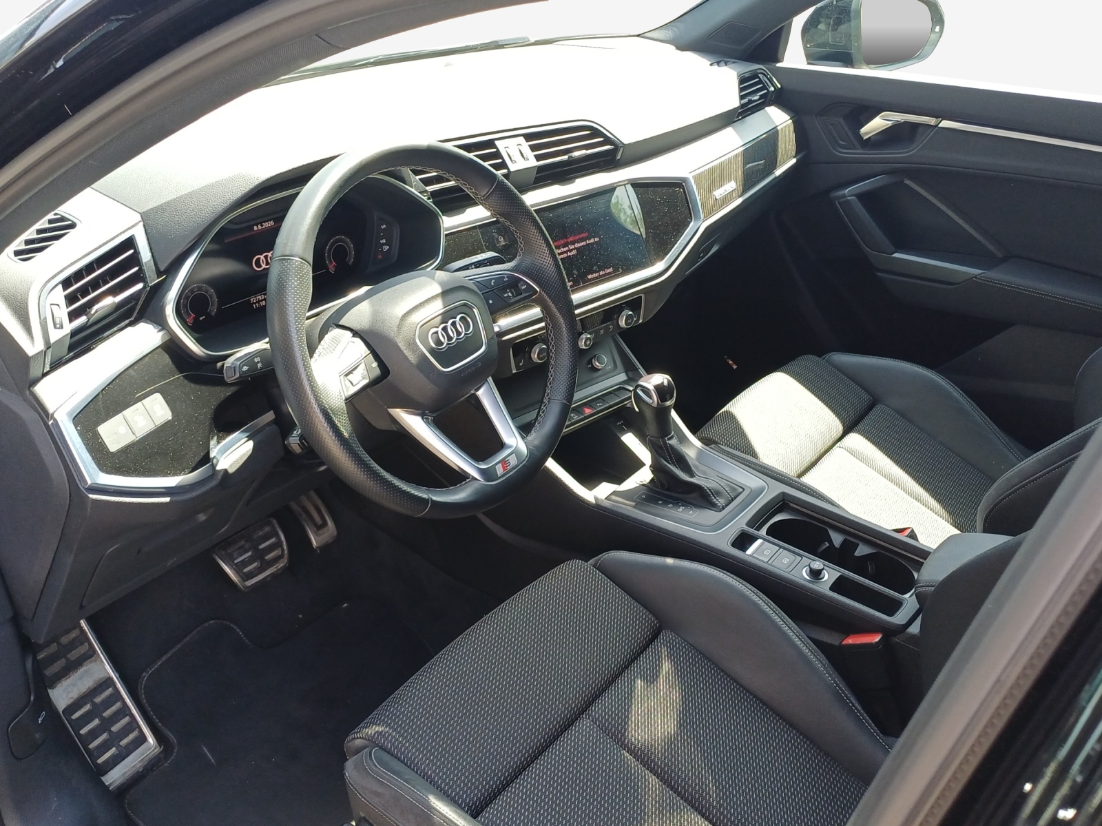 AUDI Q3 Sportback 40 TFSI S line quattro S-tronic-image-7