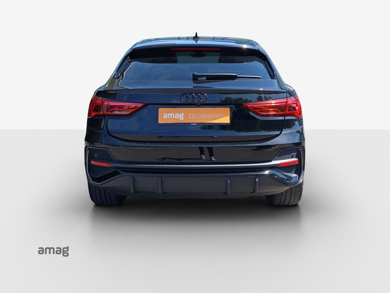 AUDI Q3 Sportback 40 TFSI S line quattro S-tronic-image-3