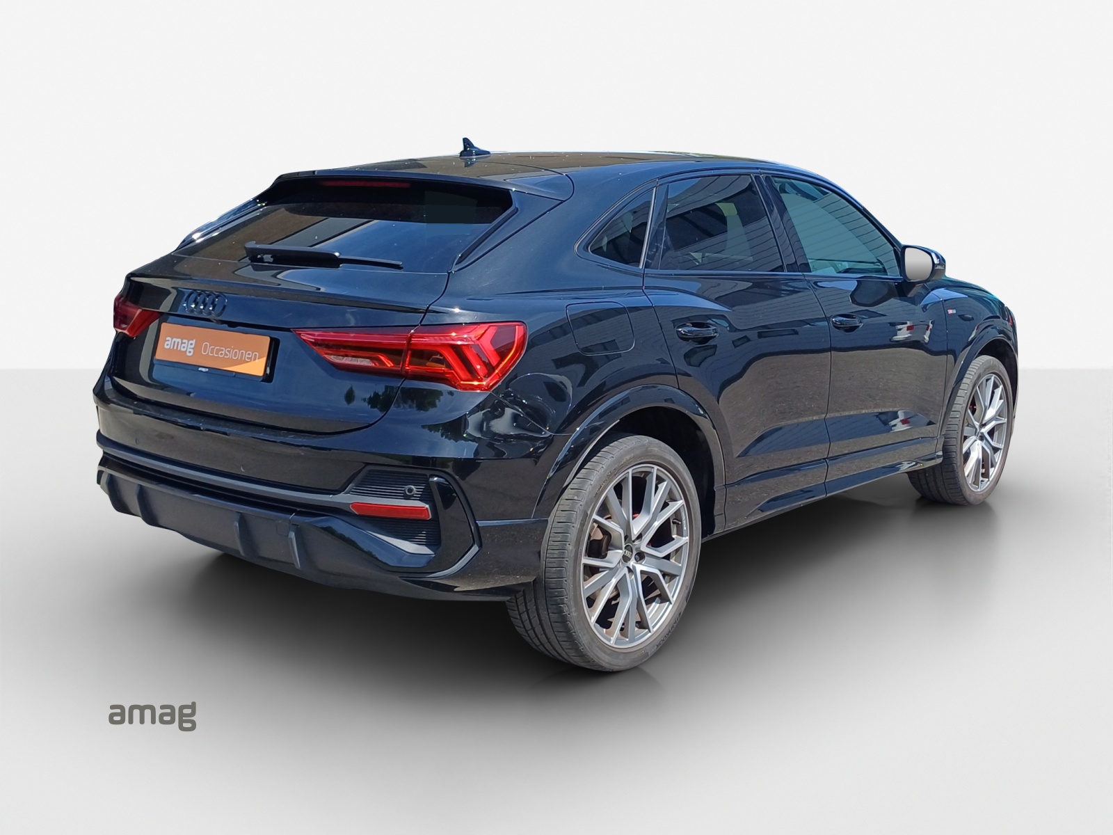 AUDI Q3 Sportback 40 TFSI S line quattro S-tronic-image-4