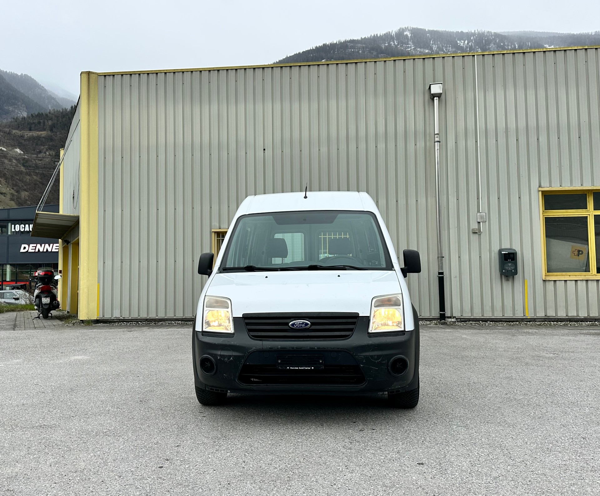 FORD Transit Connect Van T230 1.8 TDCi L Level 3 Prof.-image-2