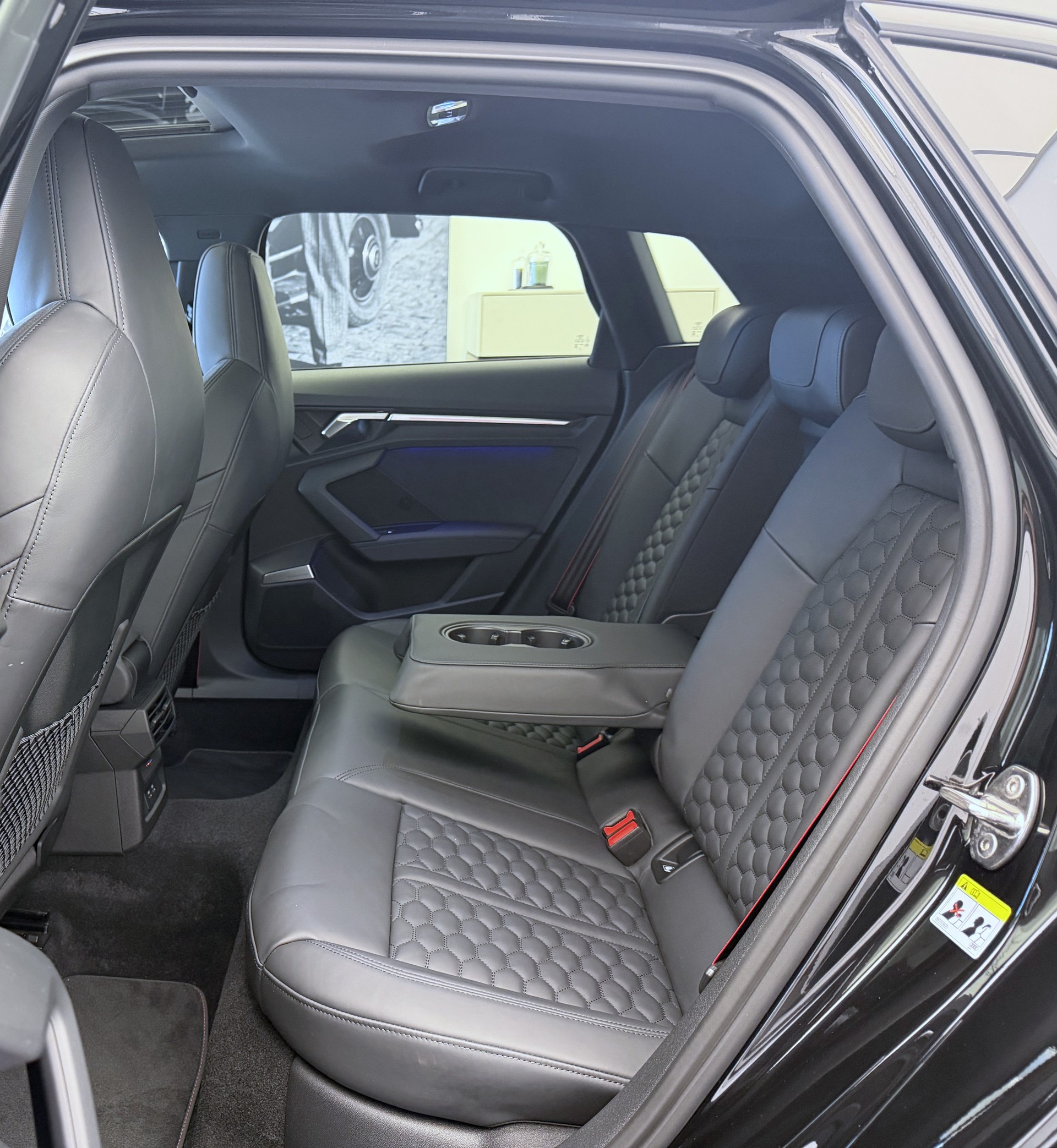 AUDI RS3 Sportback 2.5 TSI quattro S-tronic-image-21