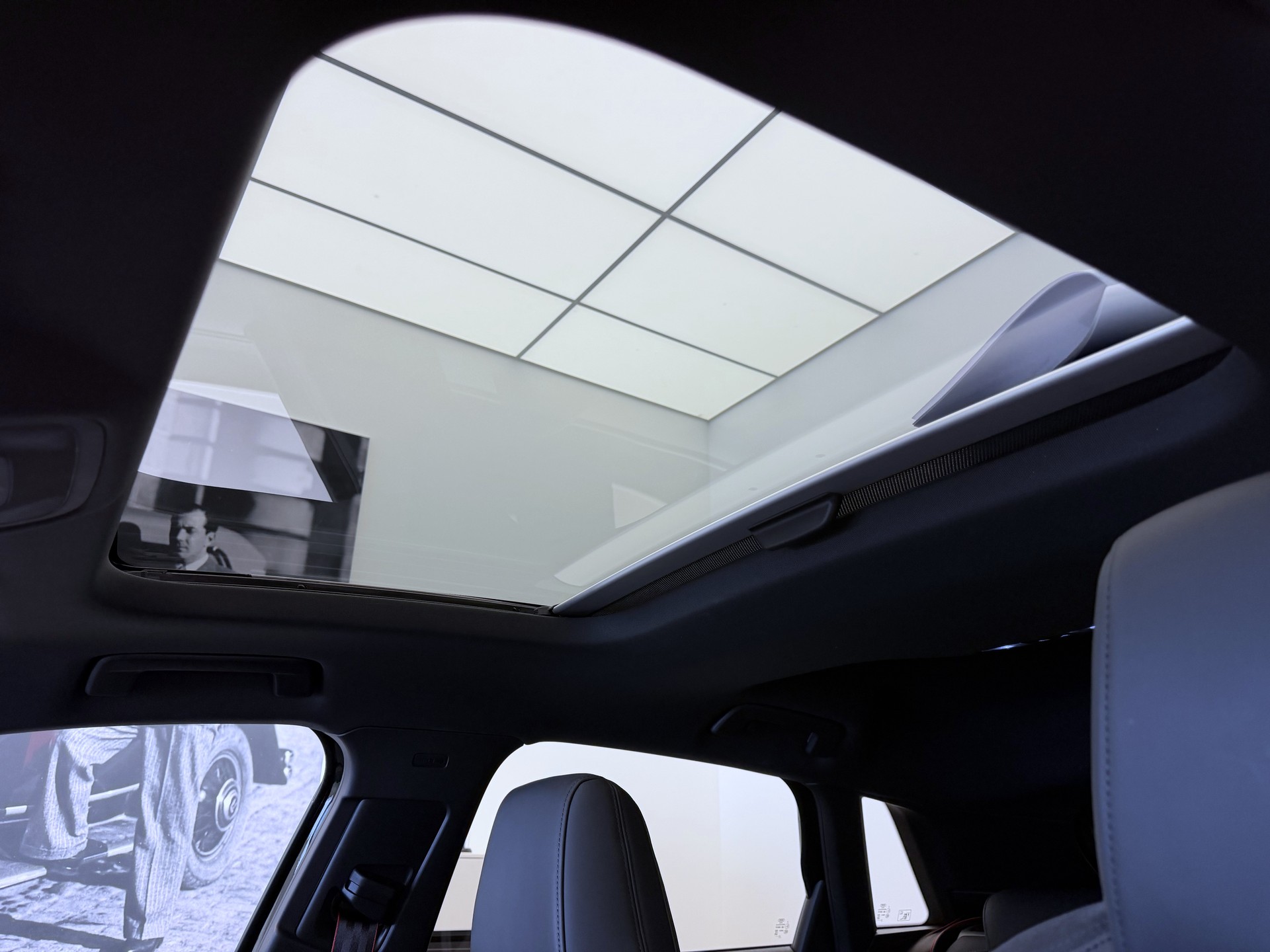 AUDI RS3 Sportback 2.5 TSI quattro S-tronic-image-19