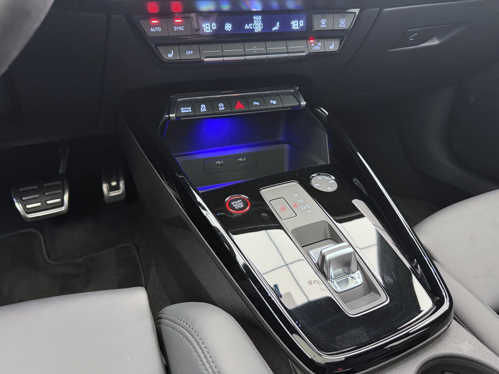 AUDI RS3 Sportback 2.5 TSI quattro S-tronic-image-13
