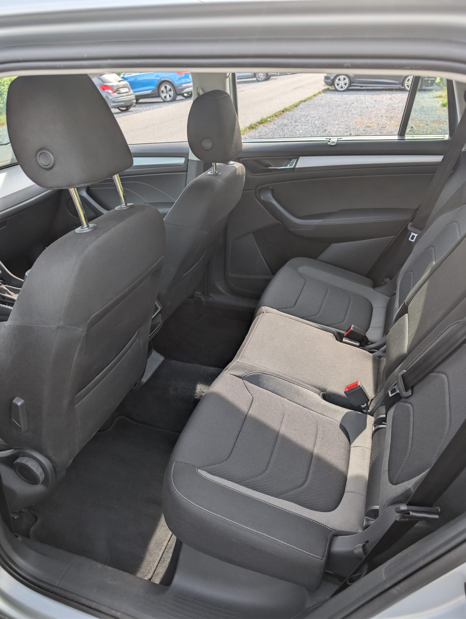 SKODA 2.0 TDI Ambition DSG-image-4