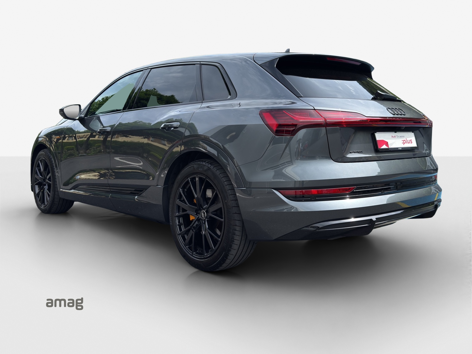 AUDI e-tron 55 S Line Black Edition quattro-image-2
