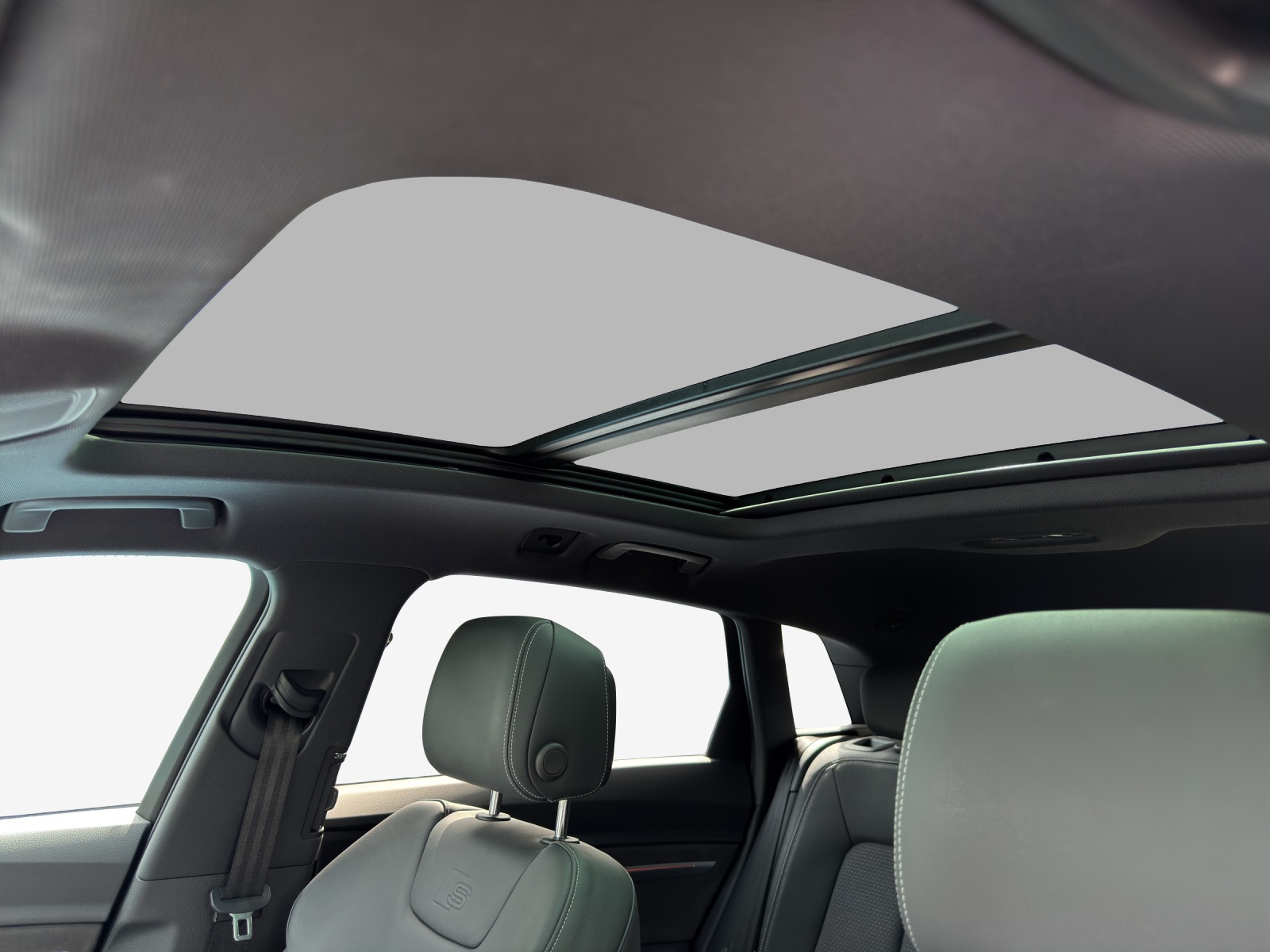 AUDI e-tron 55 S Line Black Edition quattro-image-13