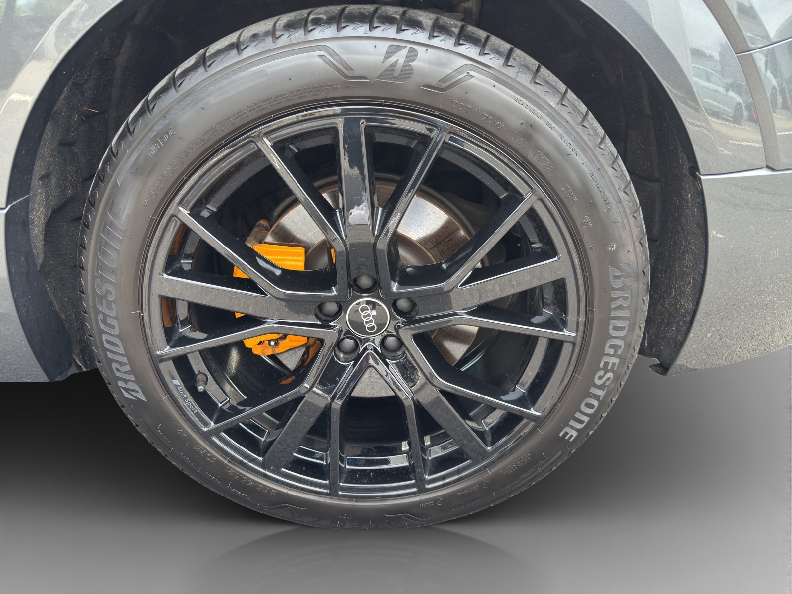 AUDI e-tron 55 S Line Black Edition quattro-image-15
