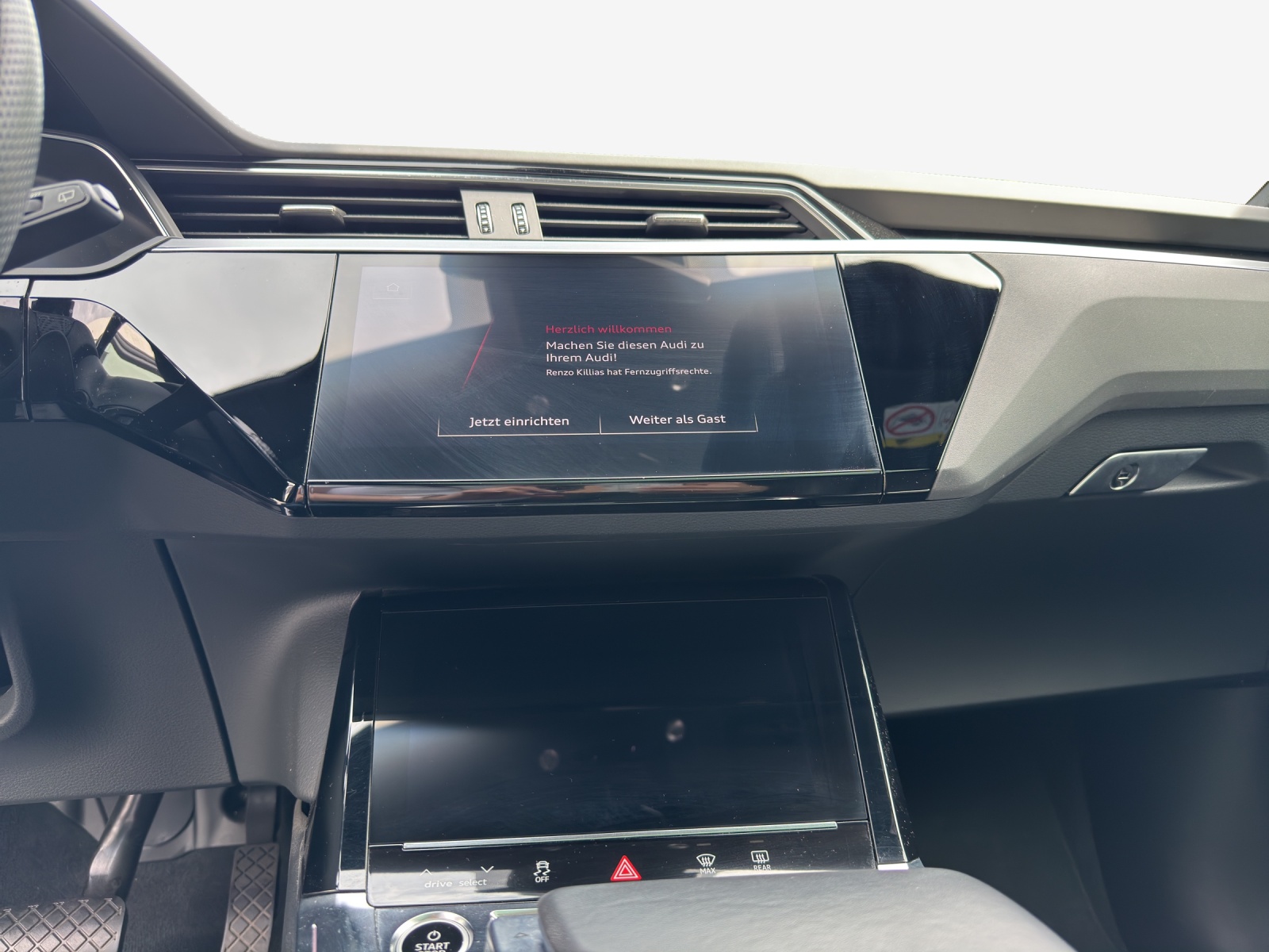 AUDI e-tron 55 S Line Black Edition quattro-image-10
