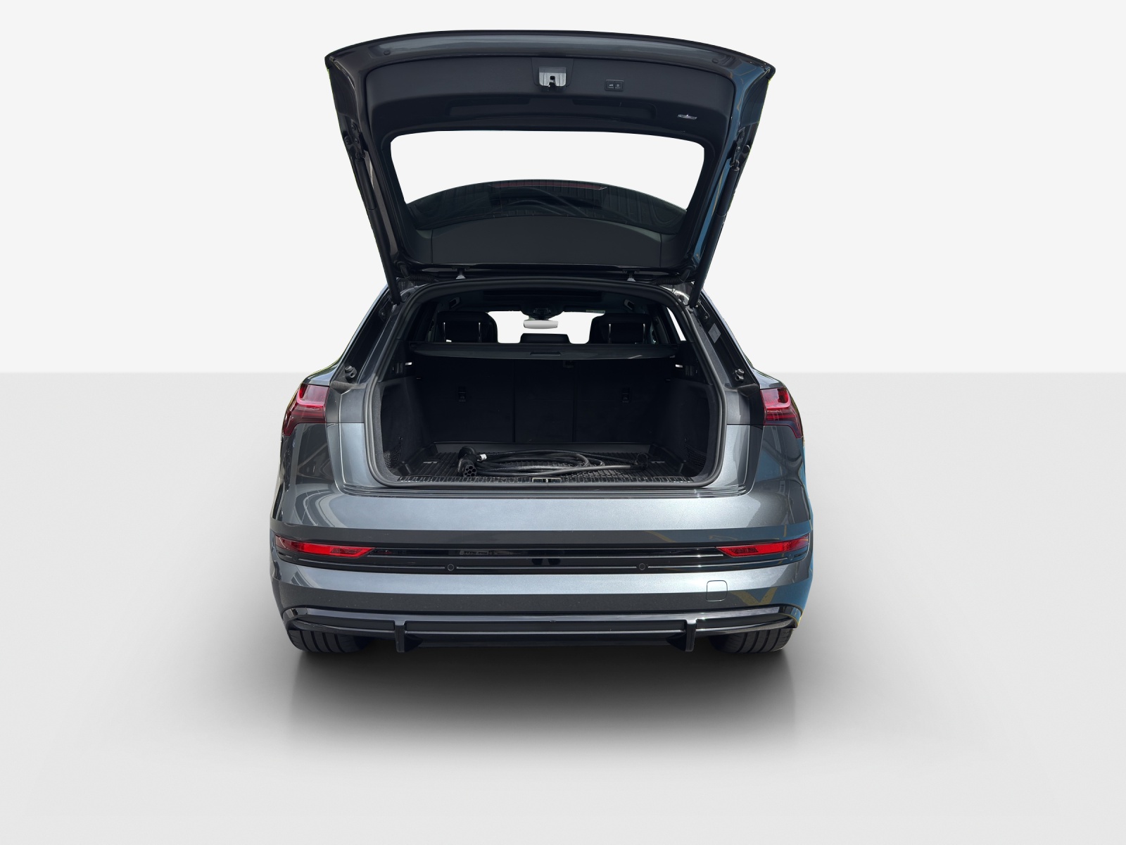 AUDI e-tron 55 S Line Black Edition quattro-image-12