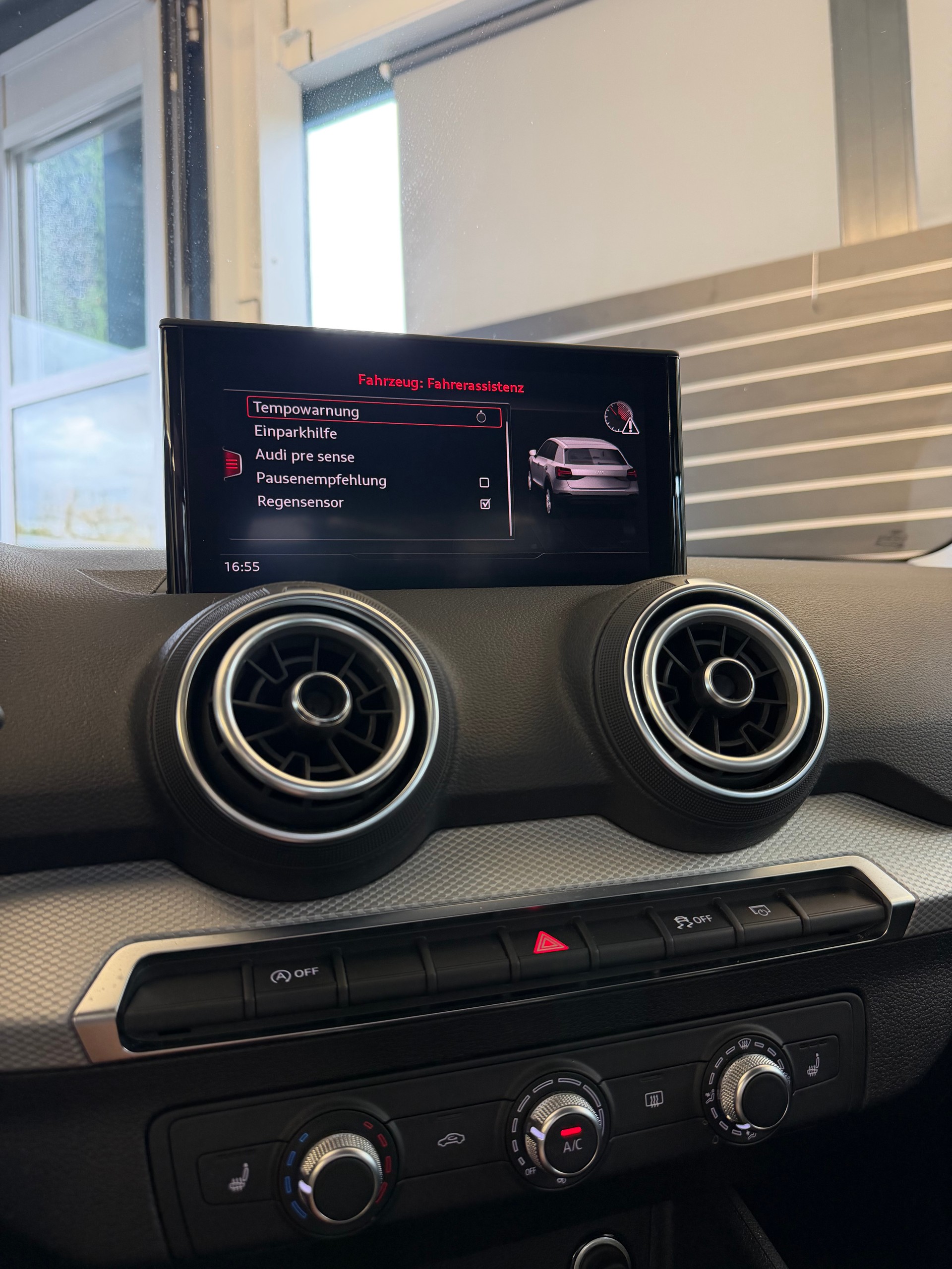 AUDI Q2 1.5 35 TFSI S-Tronic-image-12