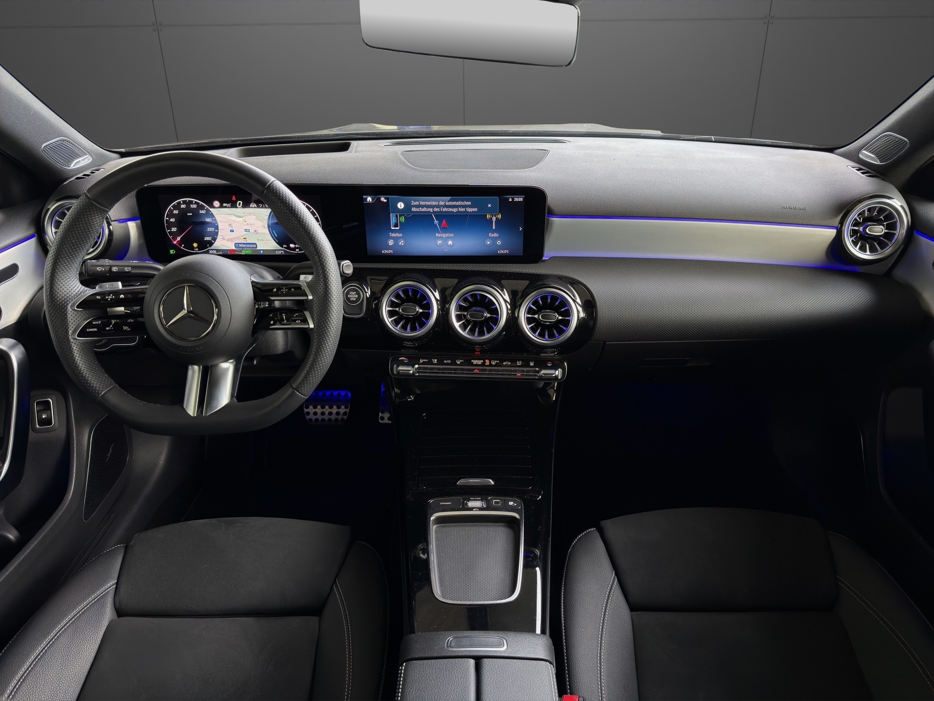 MERCEDES-BENZ A 250 e EQ Star 8G-DCT AMG Line-image-12