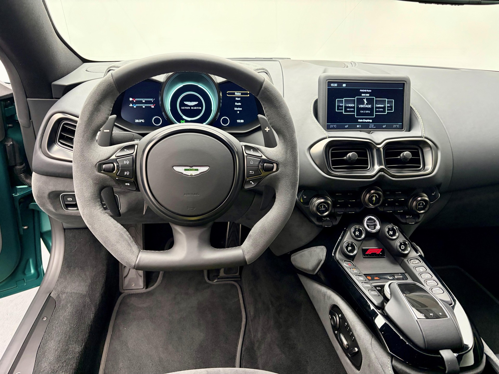 ASTON MARTIN V8 Vantage Coupé 4.0 V8 Bi-Turbo F1-image-5