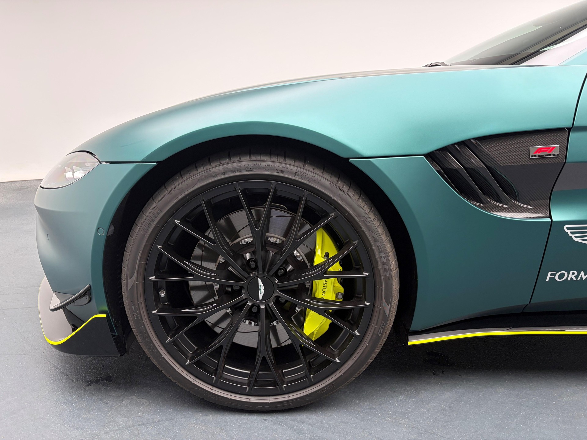 ASTON MARTIN V8 Vantage Coupé 4.0 V8 Bi-Turbo F1-image-12
