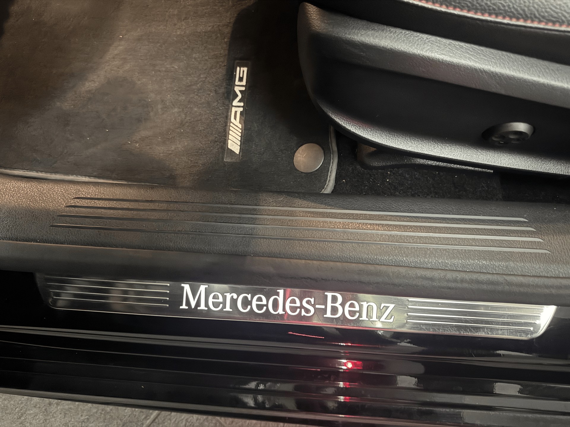 MERCEDES-BENZ A 200 AMG Line 7G-DCT-image-12