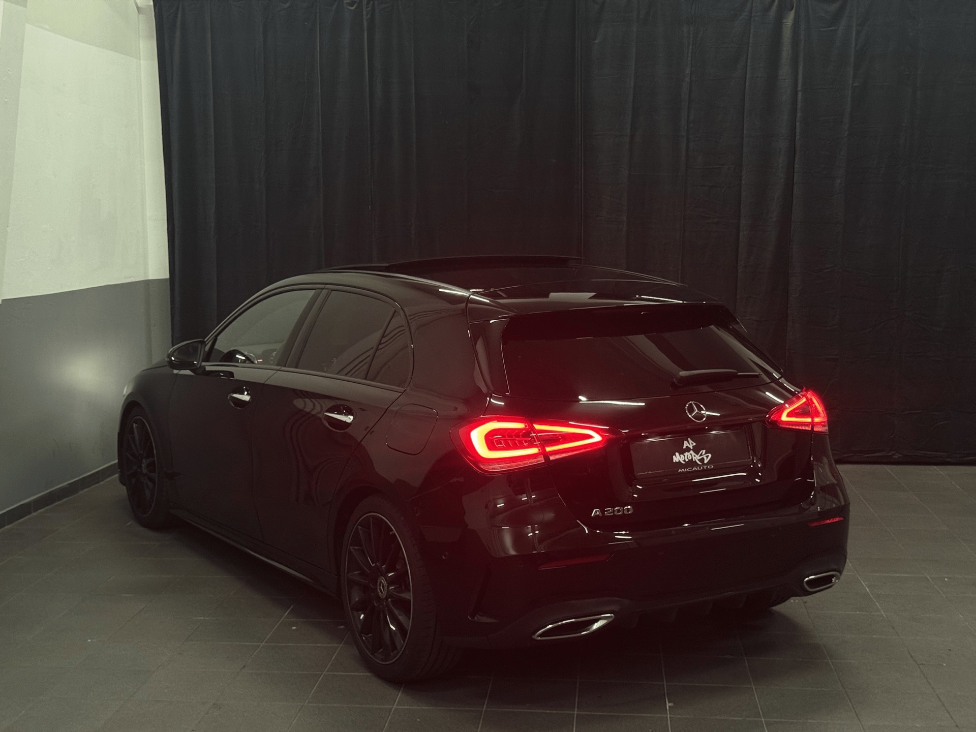 MERCEDES-BENZ A 200 AMG Line 7G-DCT-image-3
