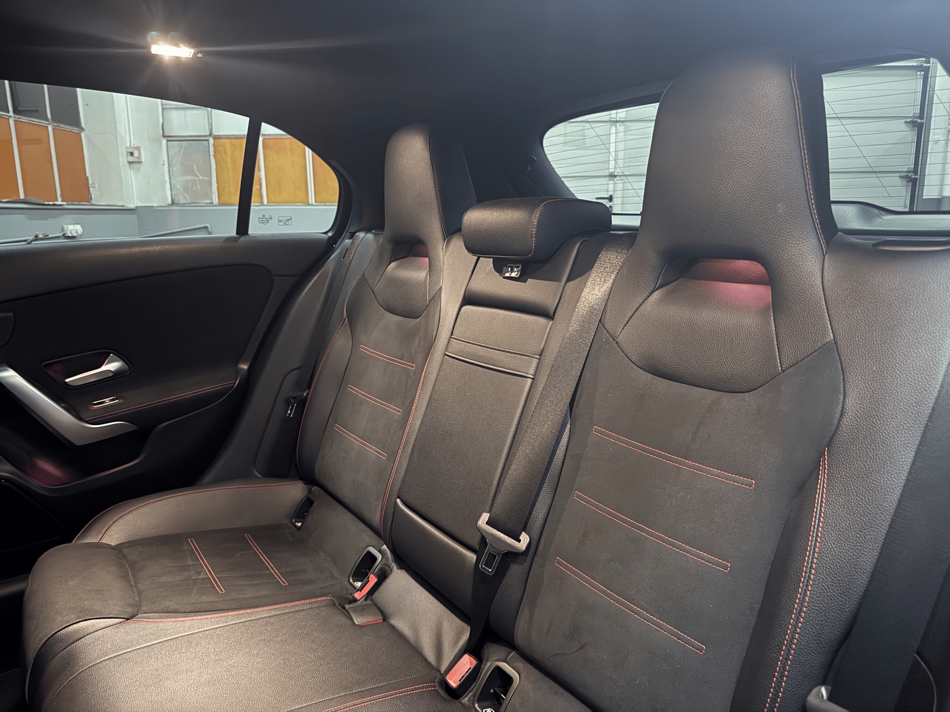MERCEDES-BENZ A 200 AMG Line 7G-DCT-image-13