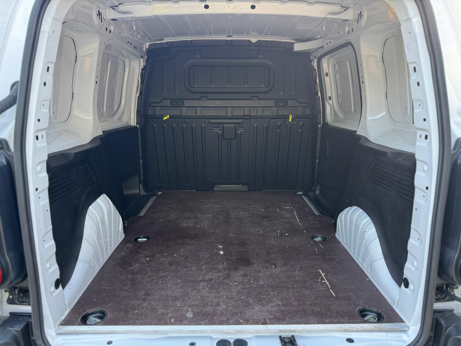 TOYOTA Proace City Van 1.2 Active Medium-image-10