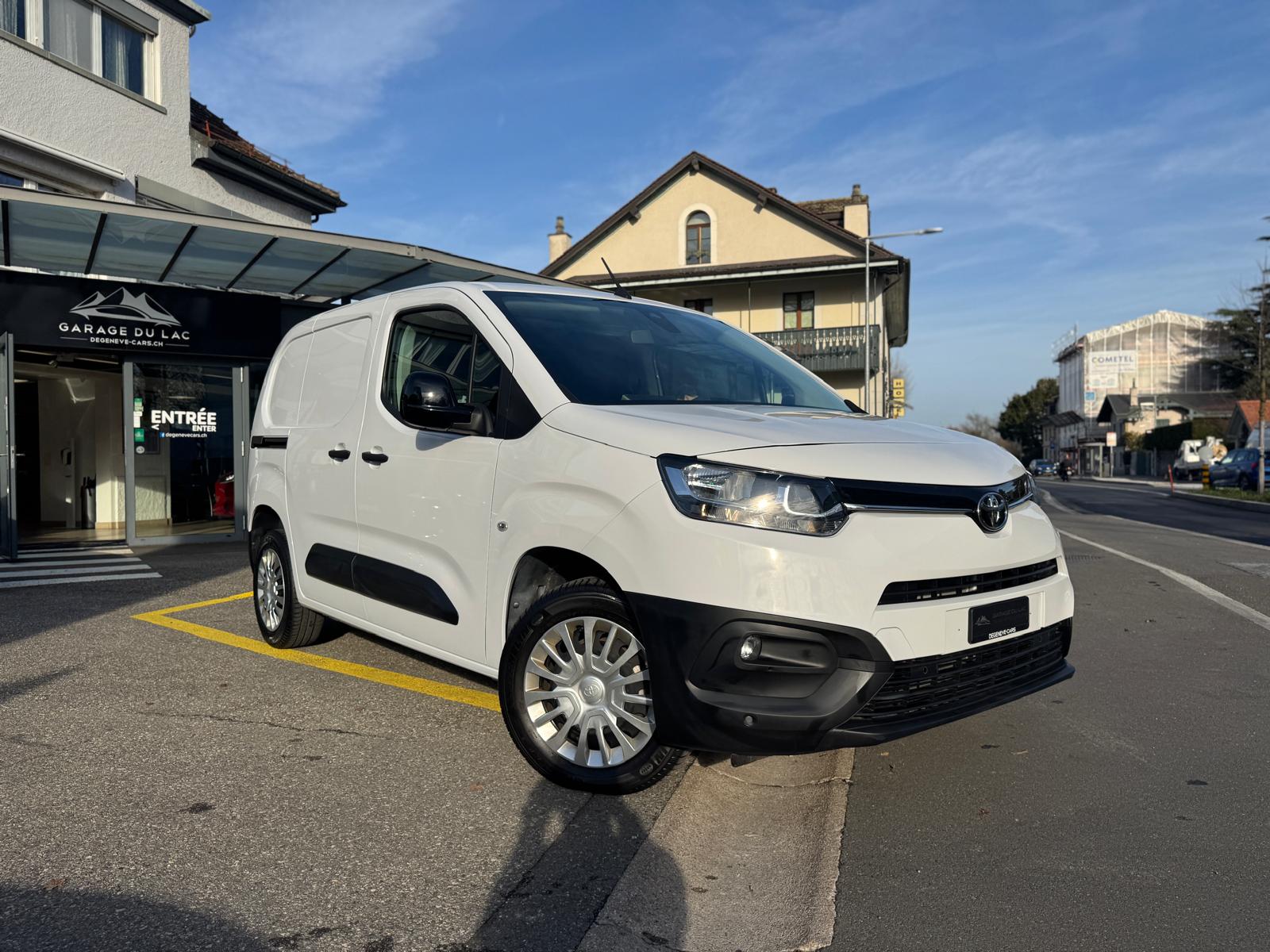 TOYOTA Proace City Van 1.2 Active Medium-image-0