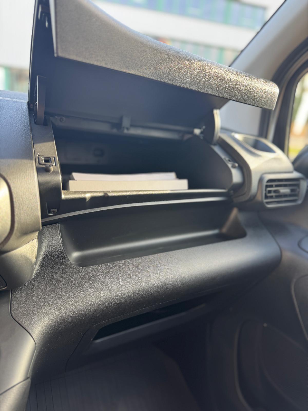 TOYOTA Proace City Van 1.2 Active Medium-image-21