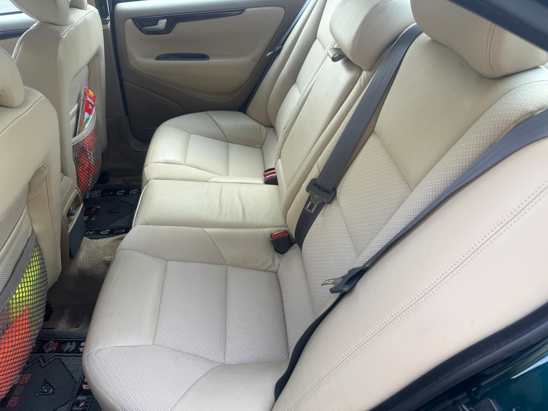 VOLVO S60 2.4T-image-6
