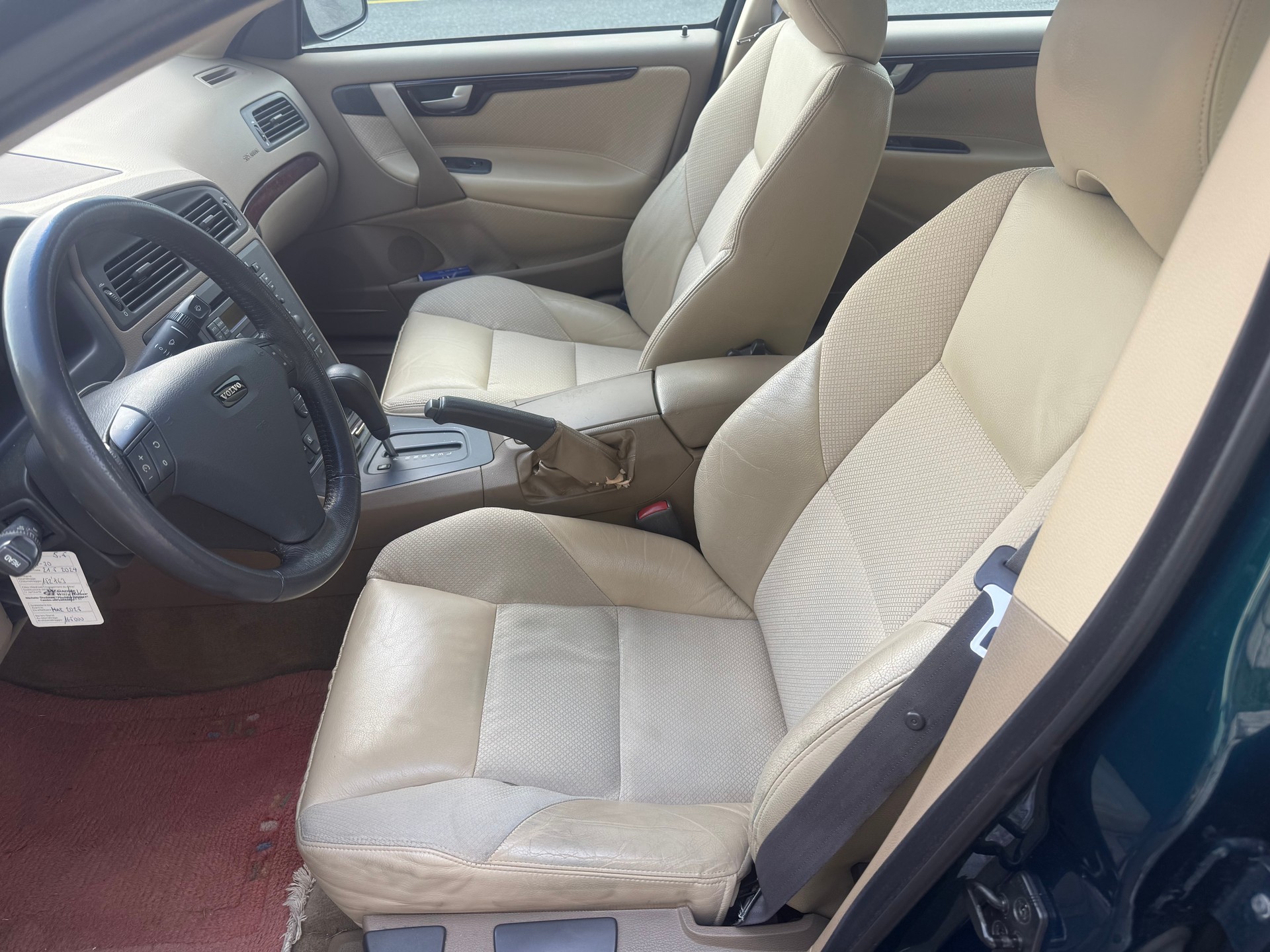 VOLVO S60 2.4T-image-7