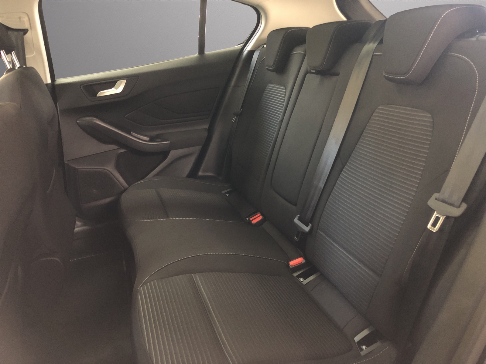 FORD Focus 1.0i EcoB Hybrid 155 Act-image-7