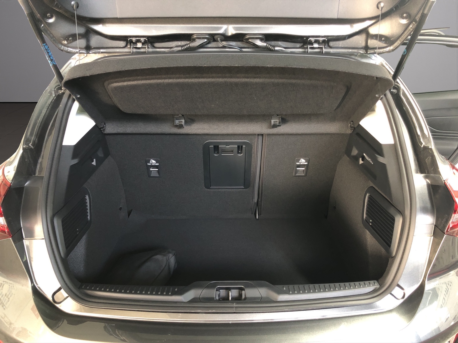 FORD Focus 1.0i EcoB Hybrid 155 Act-image-13