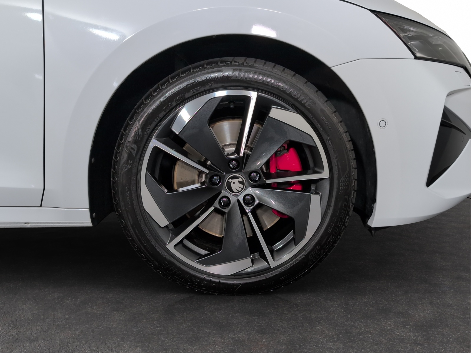 SKODA Octavia Combi 2.0 TSI DSG RS-image-4
