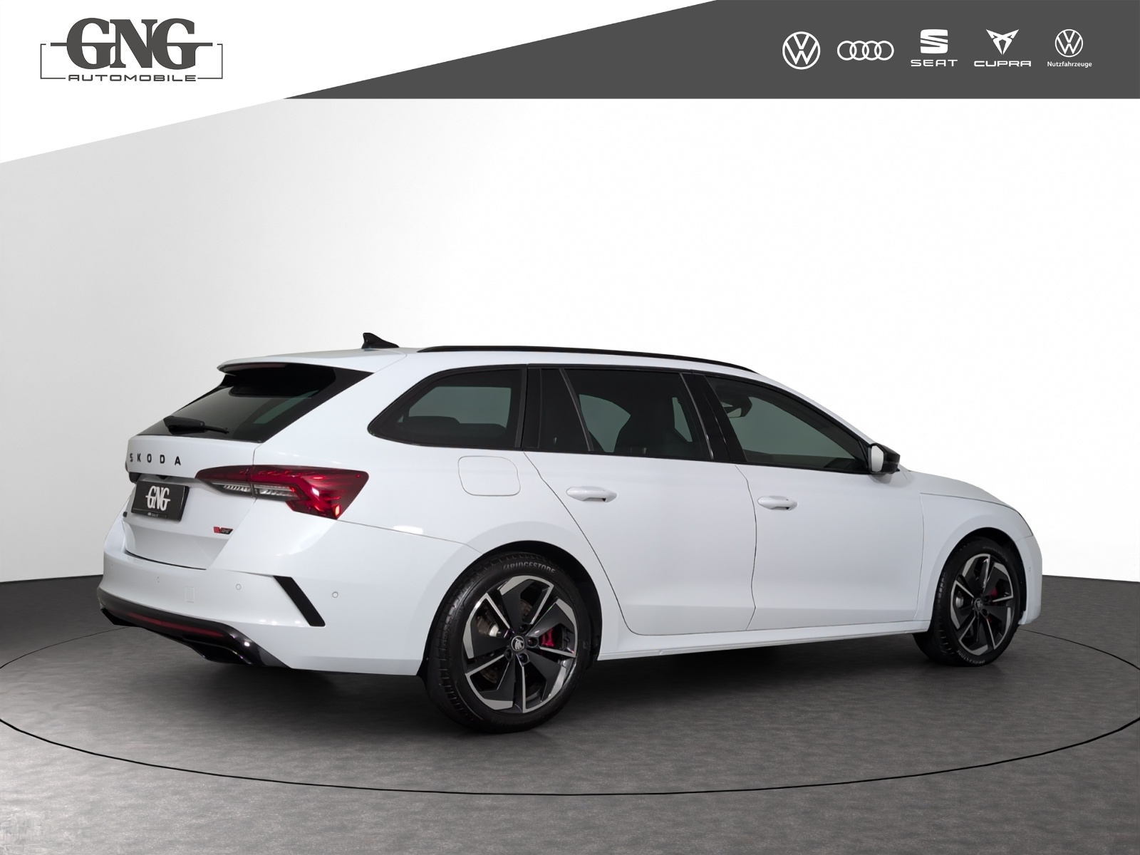 SKODA Octavia Combi 2.0 TSI DSG RS-image-2