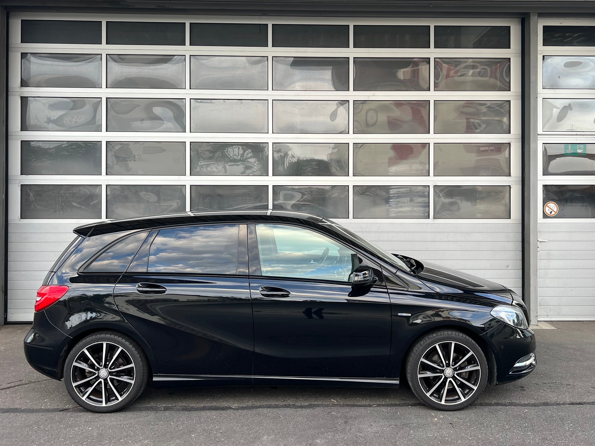 MERCEDES-BENZ B 200 7G-DCT-image-1