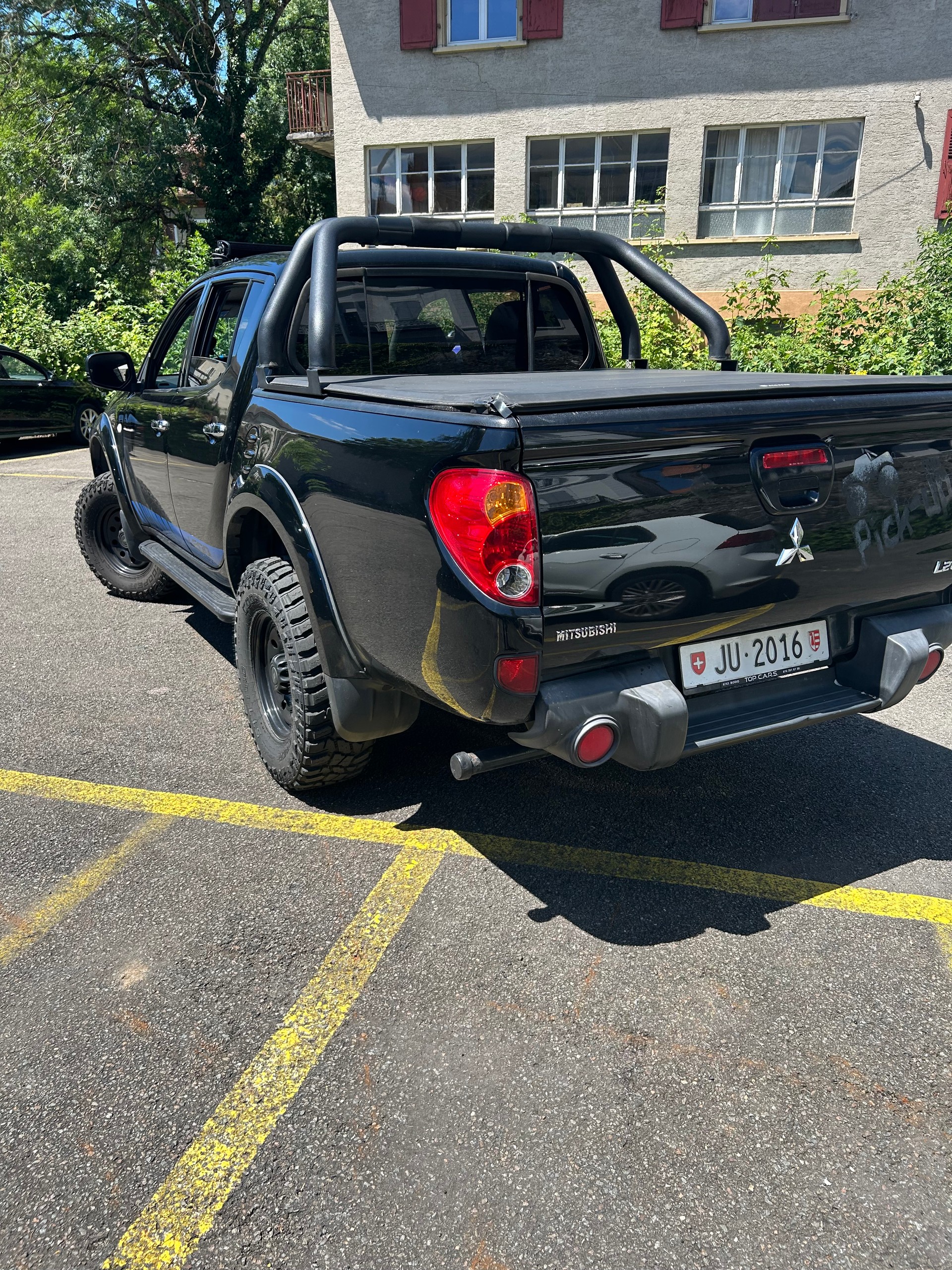MITSUBISHI 2.5 DID 136 4x4 Invite-image-2