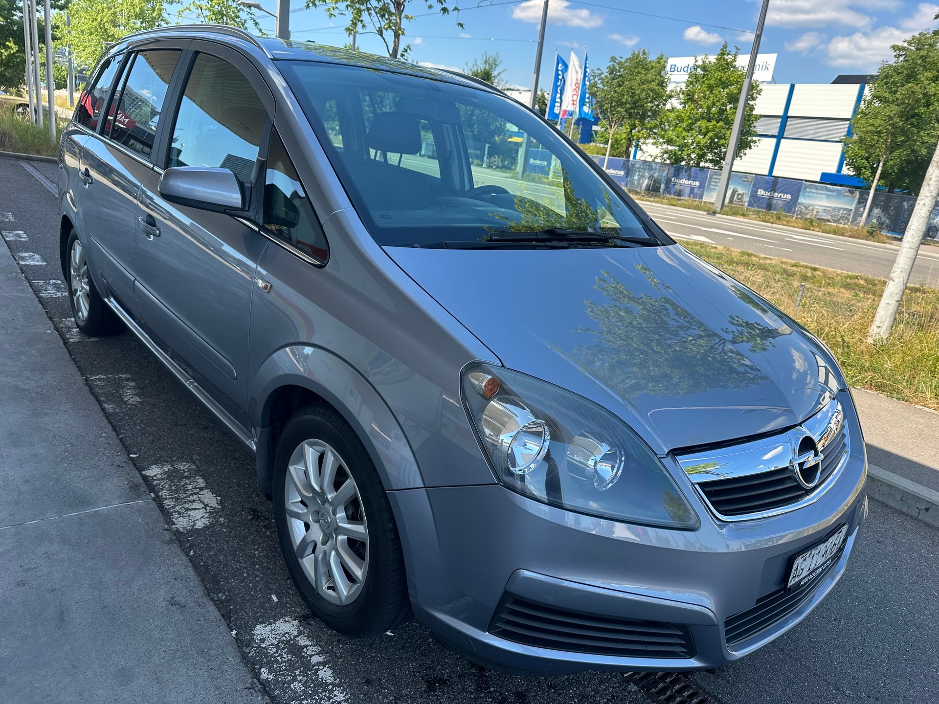 OPEL Zafira 1.9 CDTI Sport Automatic-image-1