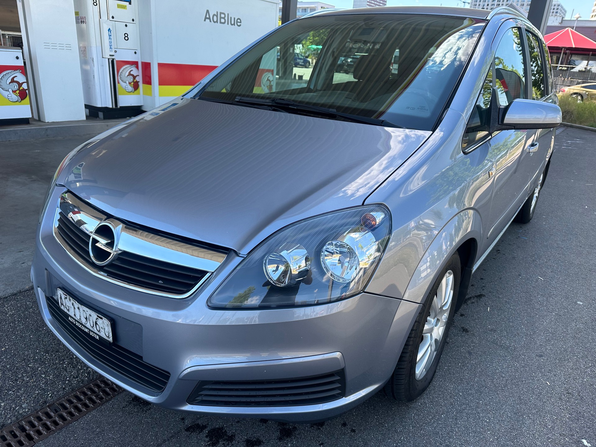 OPEL Zafira 1.9 CDTI Sport Automatic-image-2