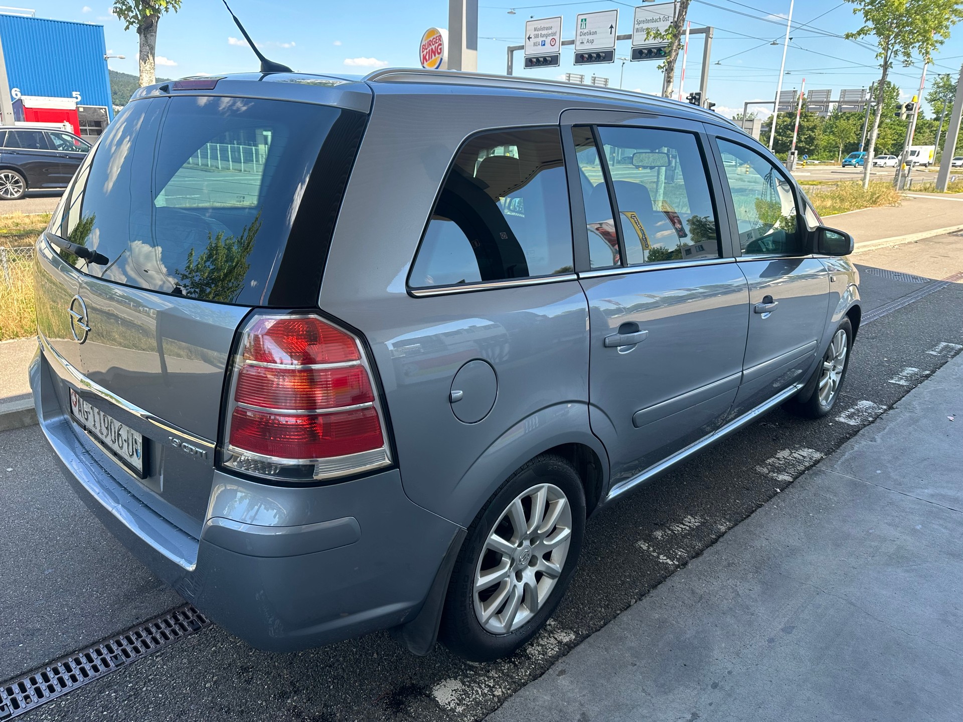 OPEL Zafira 1.9 CDTI Sport Automatic-image-4