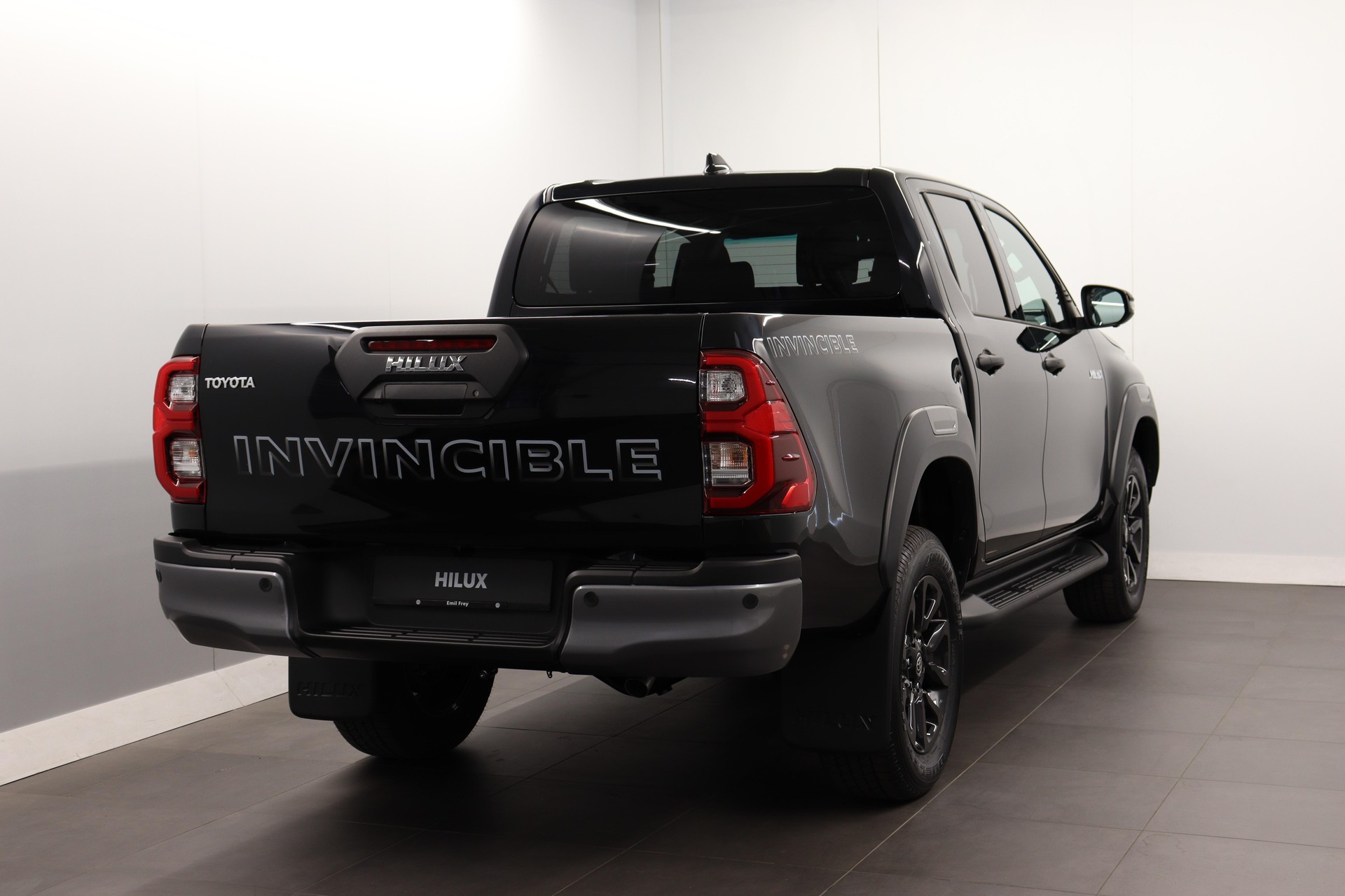 TOYOTA Hilux Double Cab.-Pick-up 2.8 D-4D MHEV 204 Invincible-image-4