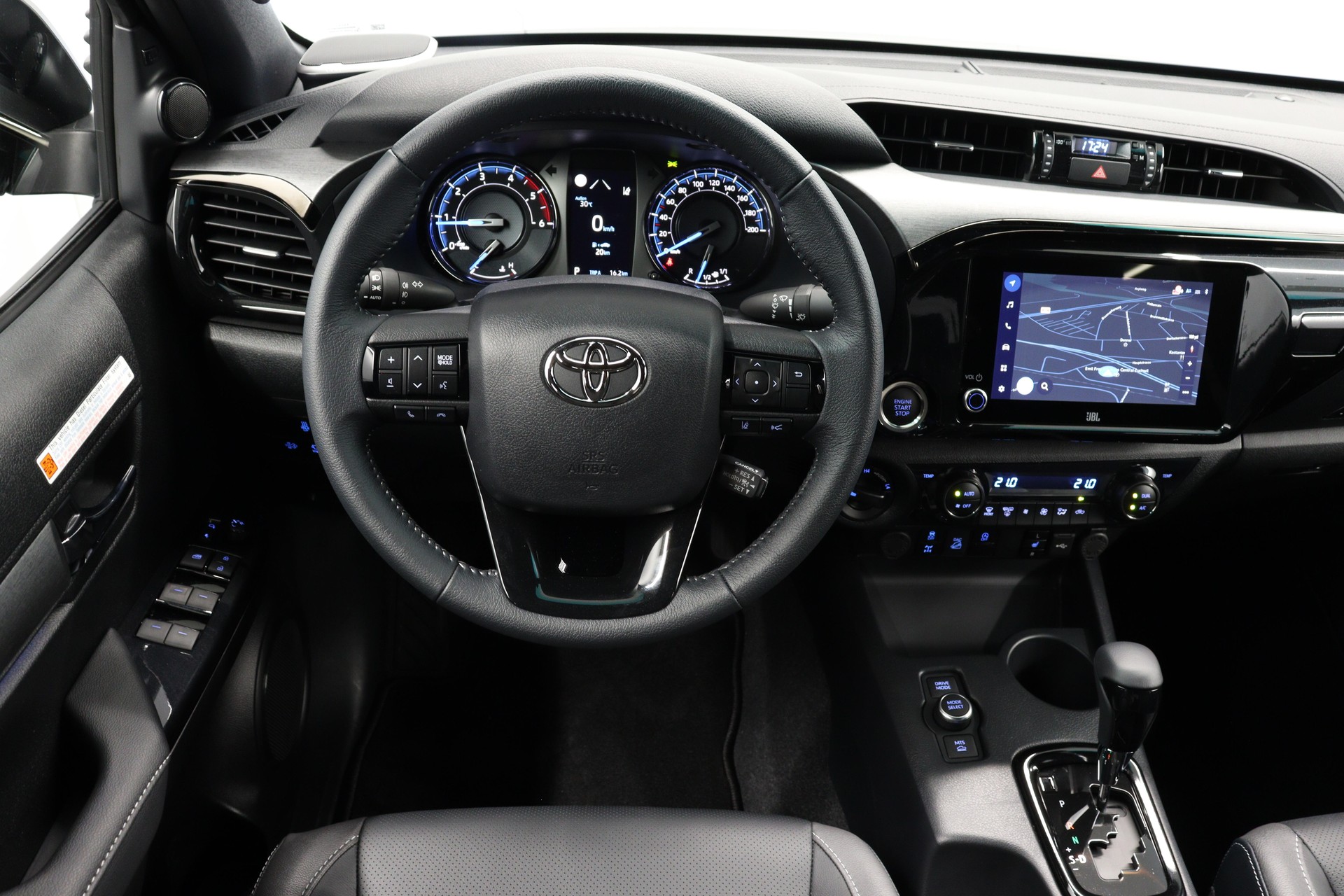 TOYOTA Hilux Double Cab.-Pick-up 2.8 D-4D MHEV 204 Invincible-image-8